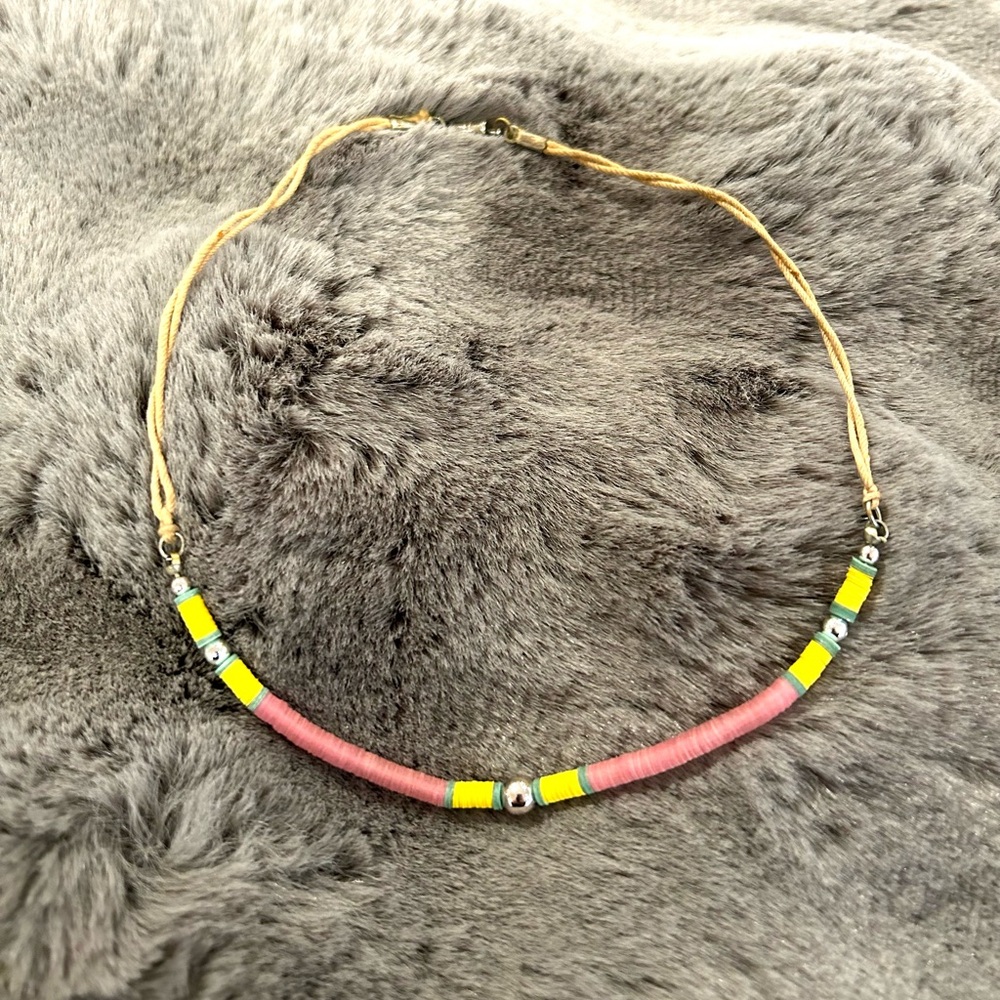 Delicate vintage colorful shell necklace with silver beats